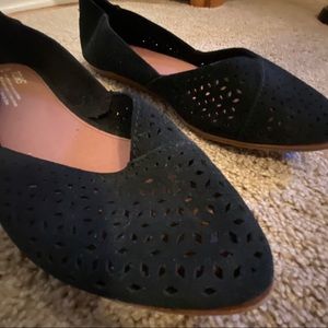 Barely worn Tom’s shoes